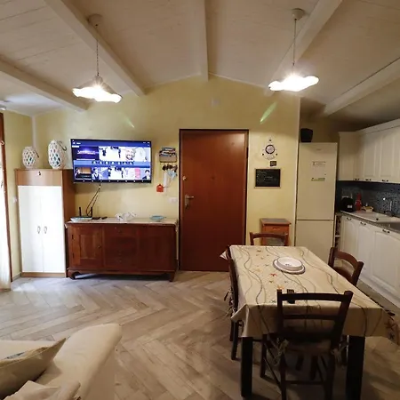 Glamour House 维拉西米乌斯